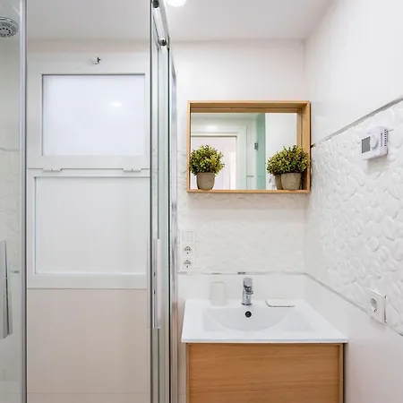 Genteel Alonso De Bazan Apartment